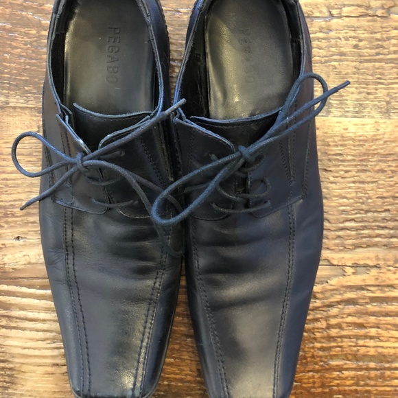 Men's Dress Shoes - Picture 3 of 5